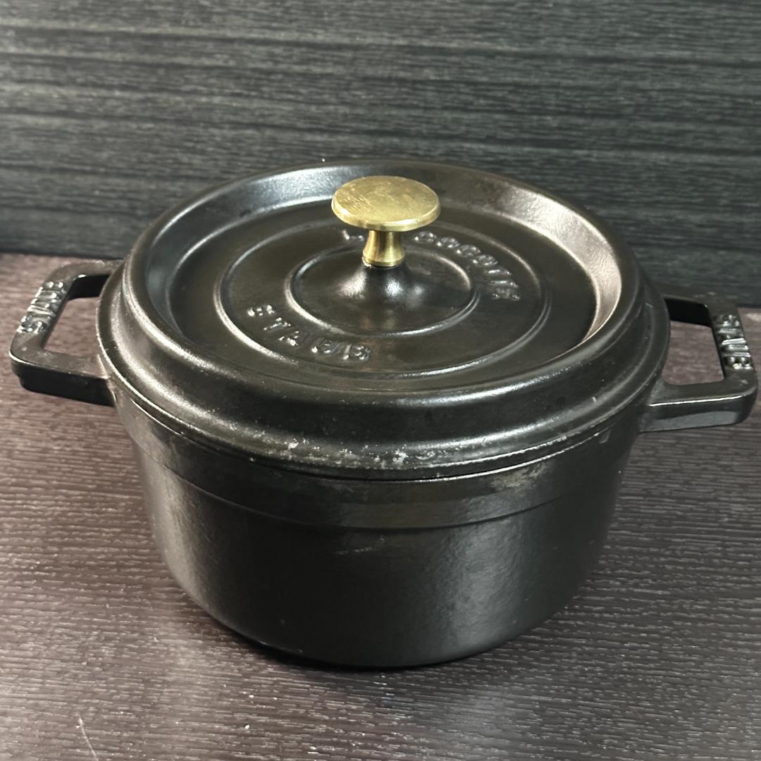 さ*い様 STAUB La Cocotte 両手鍋 ブラック 20cm