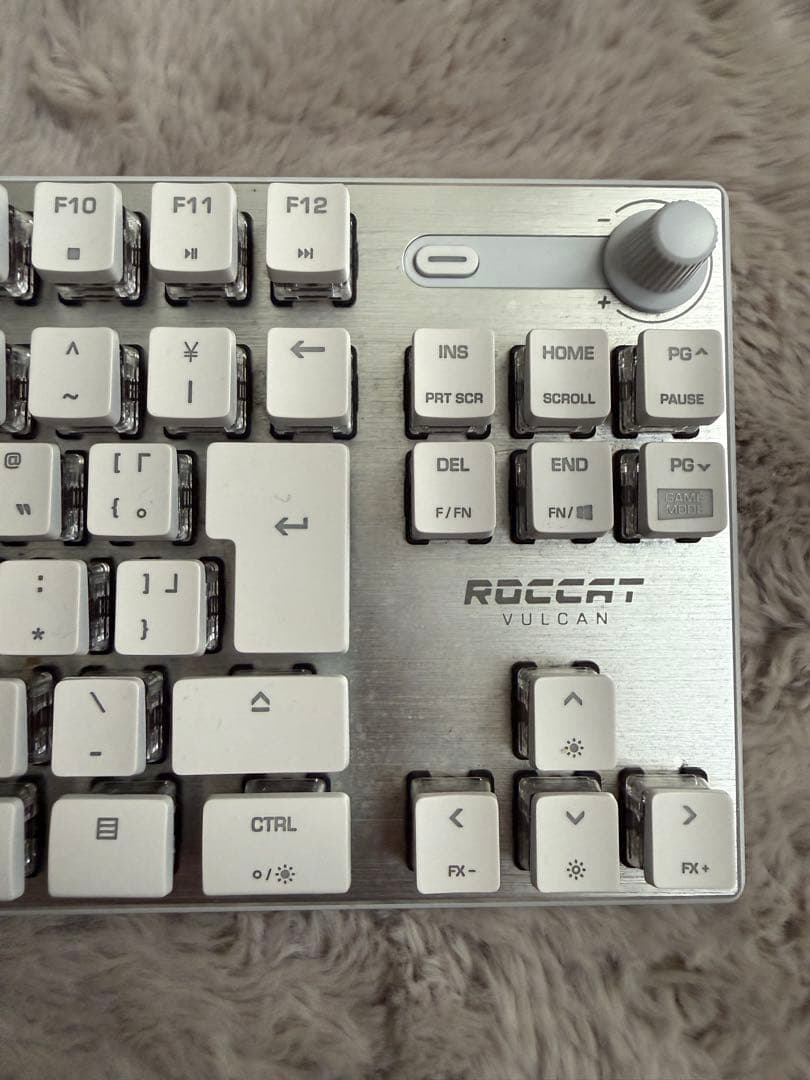 ROCCAT VULCAN TKL Pro ゲーミングキーボード