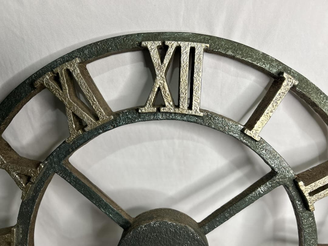 ⚪︎ハワードミラー⚪︎ 掛け時計 アンティーク調 金属製 クラシックインテリア