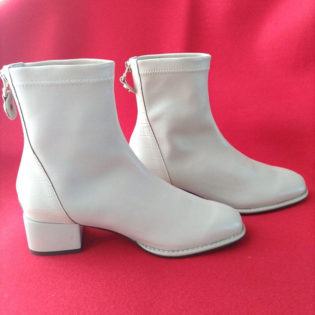 新品未使用】卑弥呼23.5型押しコンビストレッチブーツ本革アイボリーHIMIKO