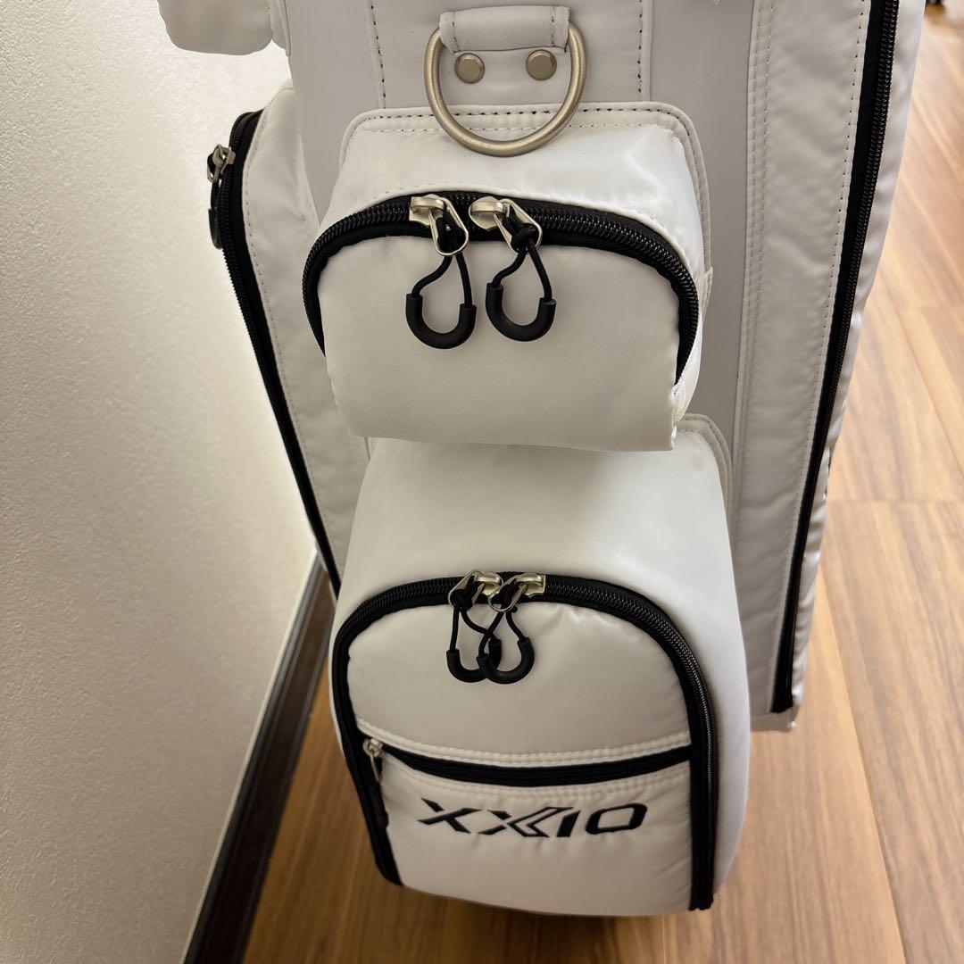 新品未使用　タグ付き　XXIO キャディバッグ ホワイト
