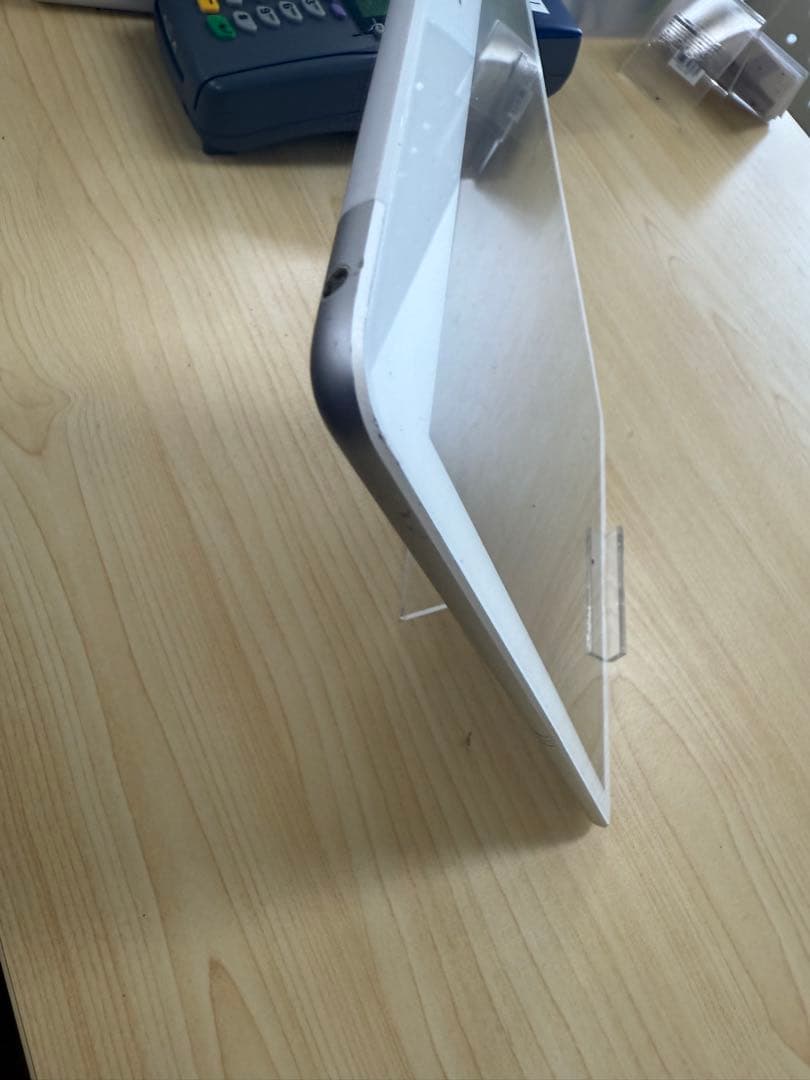 iPad 第8世代　32GB SIMフリー画面　バッテリー新品