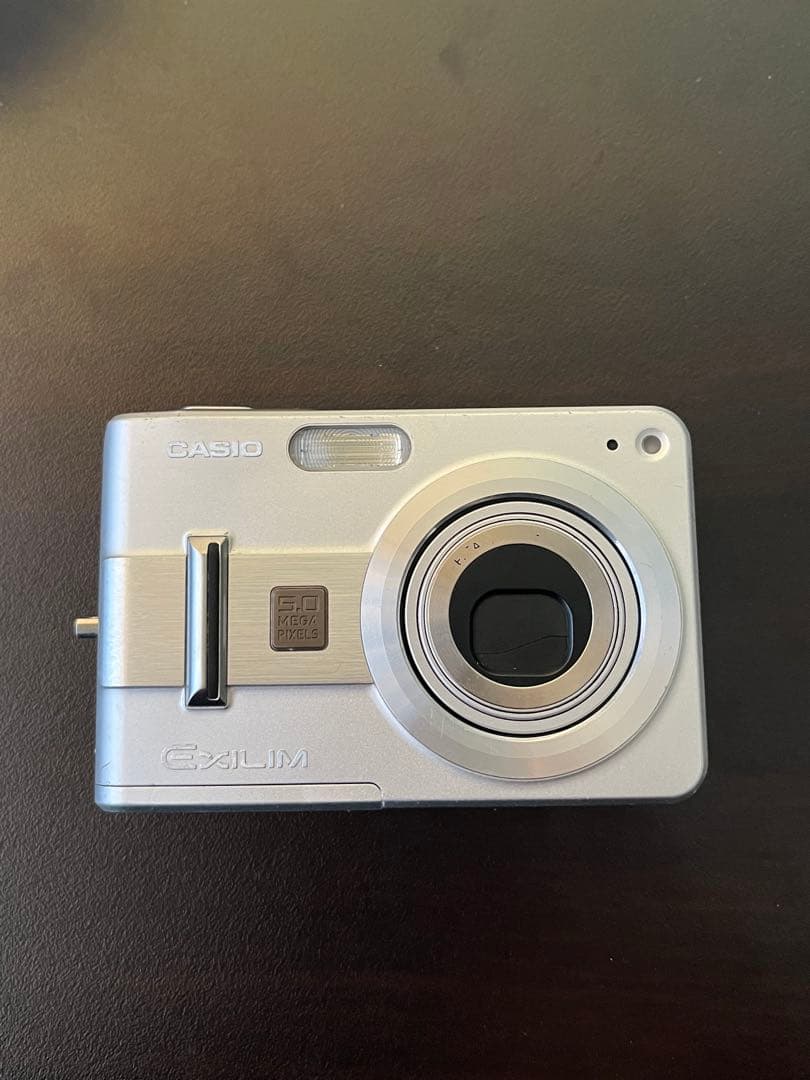 CASIO EXILIM EX-Z57 デジカメ　シルバー