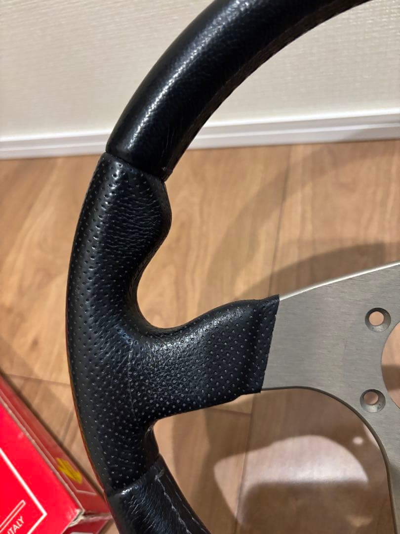 モモRACE ステアリングホイール　32π 正規品