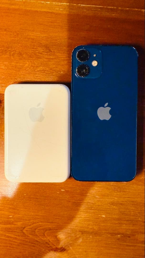 iPhone12miniジャンク品+MagSafeバッテリー ​​​​​​​