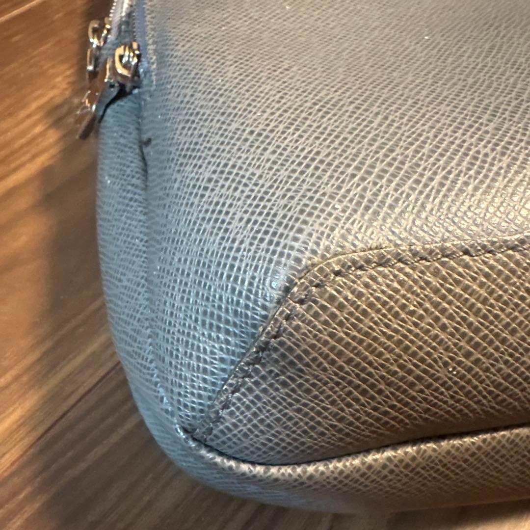 Louis Vuitton グレー ショルダーバッグ