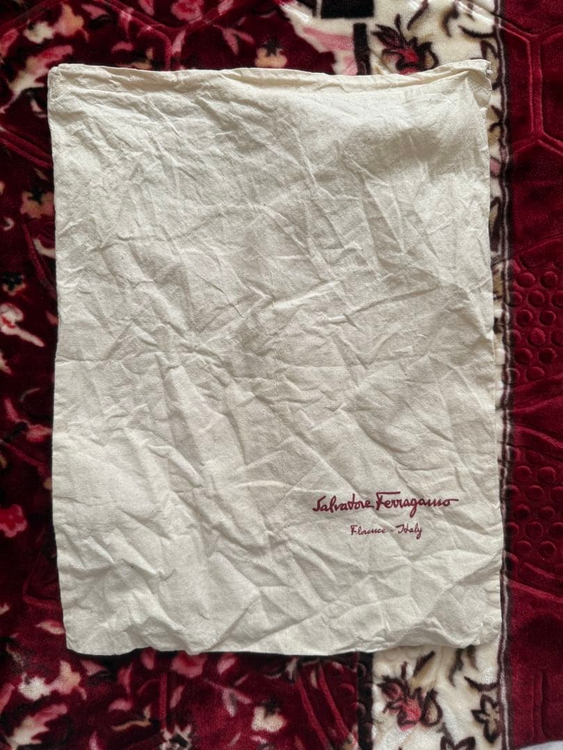 フェラガモ　ゴールド フラットシューズ サイズ6