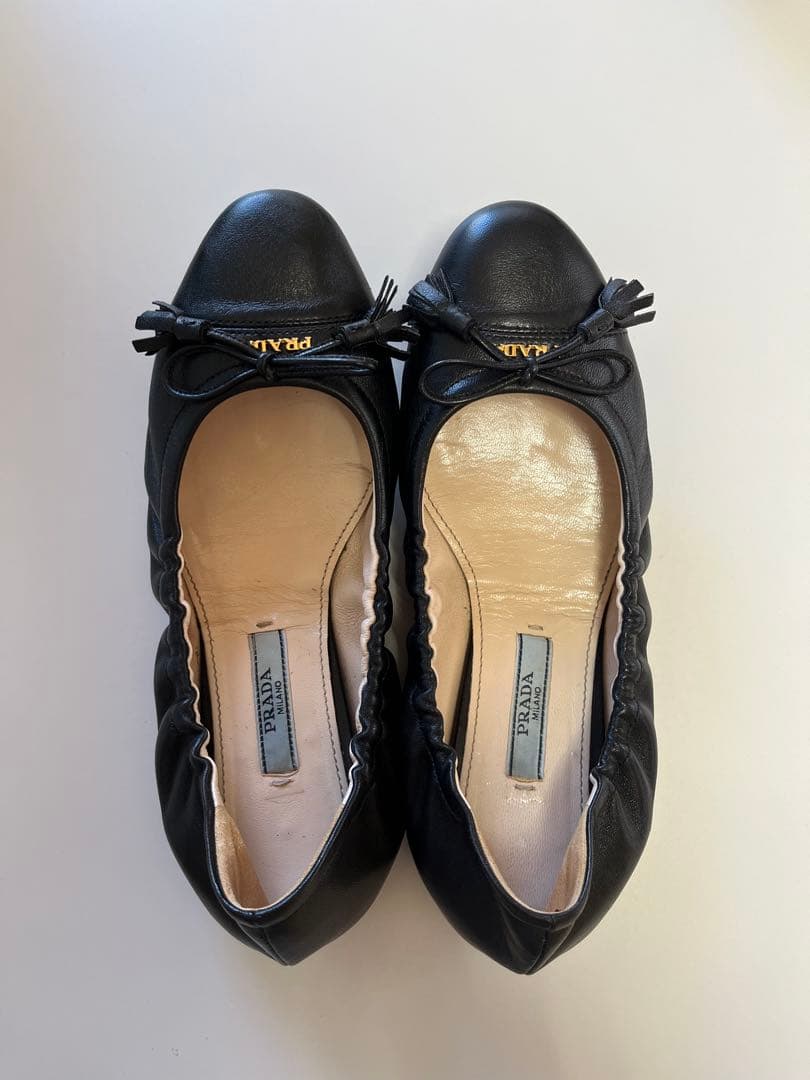 プラダ　パンプス