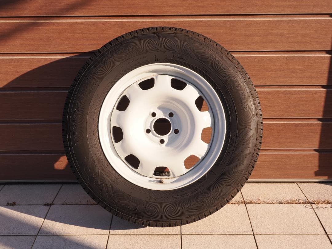 大幅値下げディフェンダー純正18インチスタッドレス4本ノキアン255/70R18