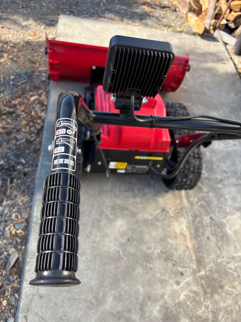 WADO除雪機　充電式 除雪機「スノーブレード」e-SB80