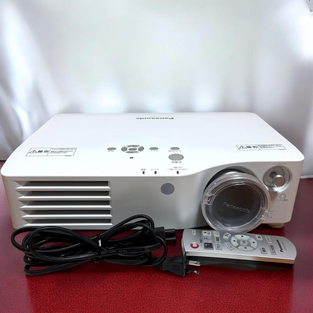 ☆点灯時間55H 極美品 パナソニック TH-AX100 液晶プロジェクター