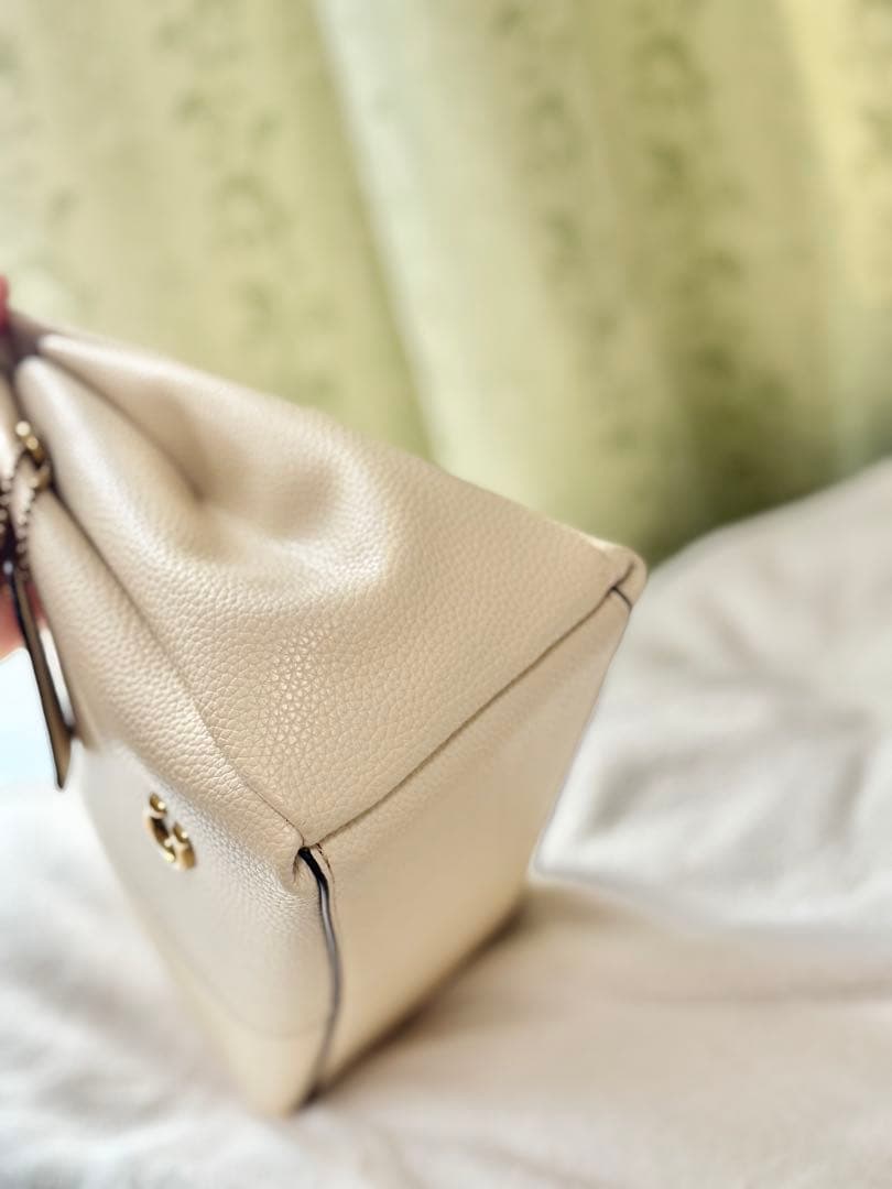 コーチ COACH 2way ハンドバッグ　ショルダーバッグ　アイボリーラナ23