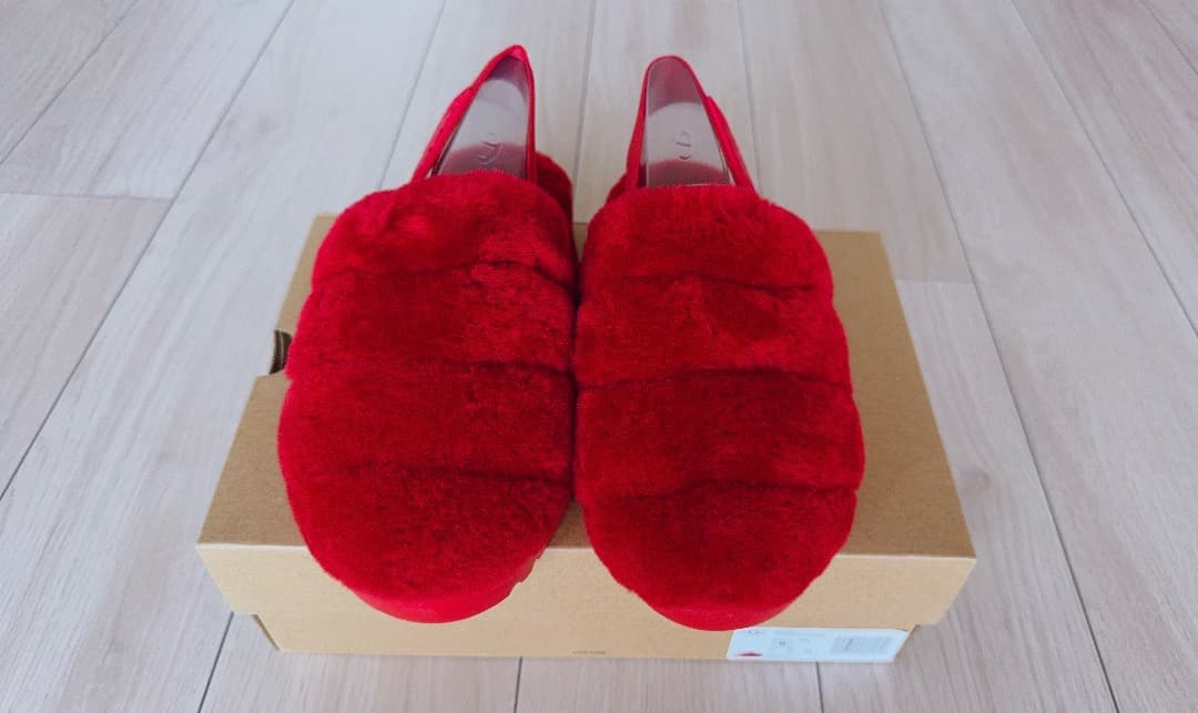 u*e様 【新品・未使用】UGG アグ スーパーフラッフスリッパ 23㎝ レッド