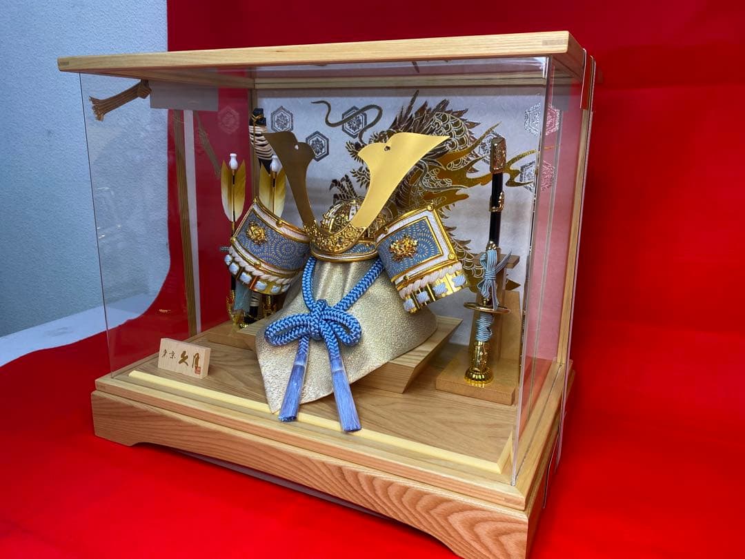 東京久月　五月人形　兜飾り白木木目パノラマクリルケース入