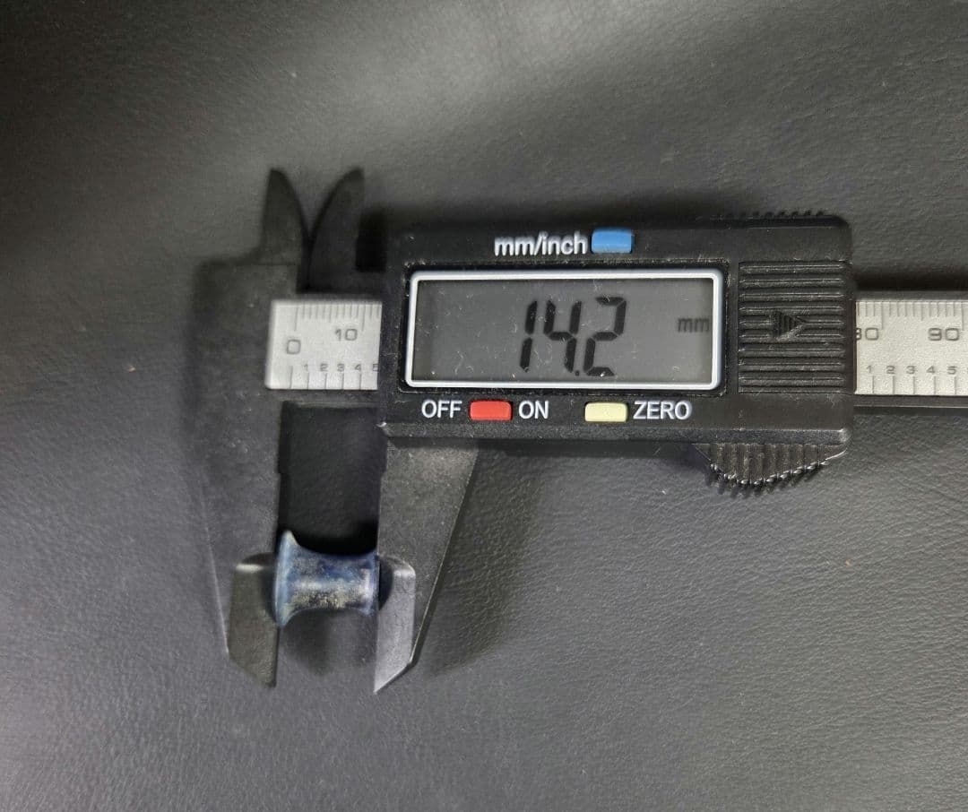 797　とんぼ玉　蜻蛉玉　耳当　じとう　骨董　貴重　珍品　！