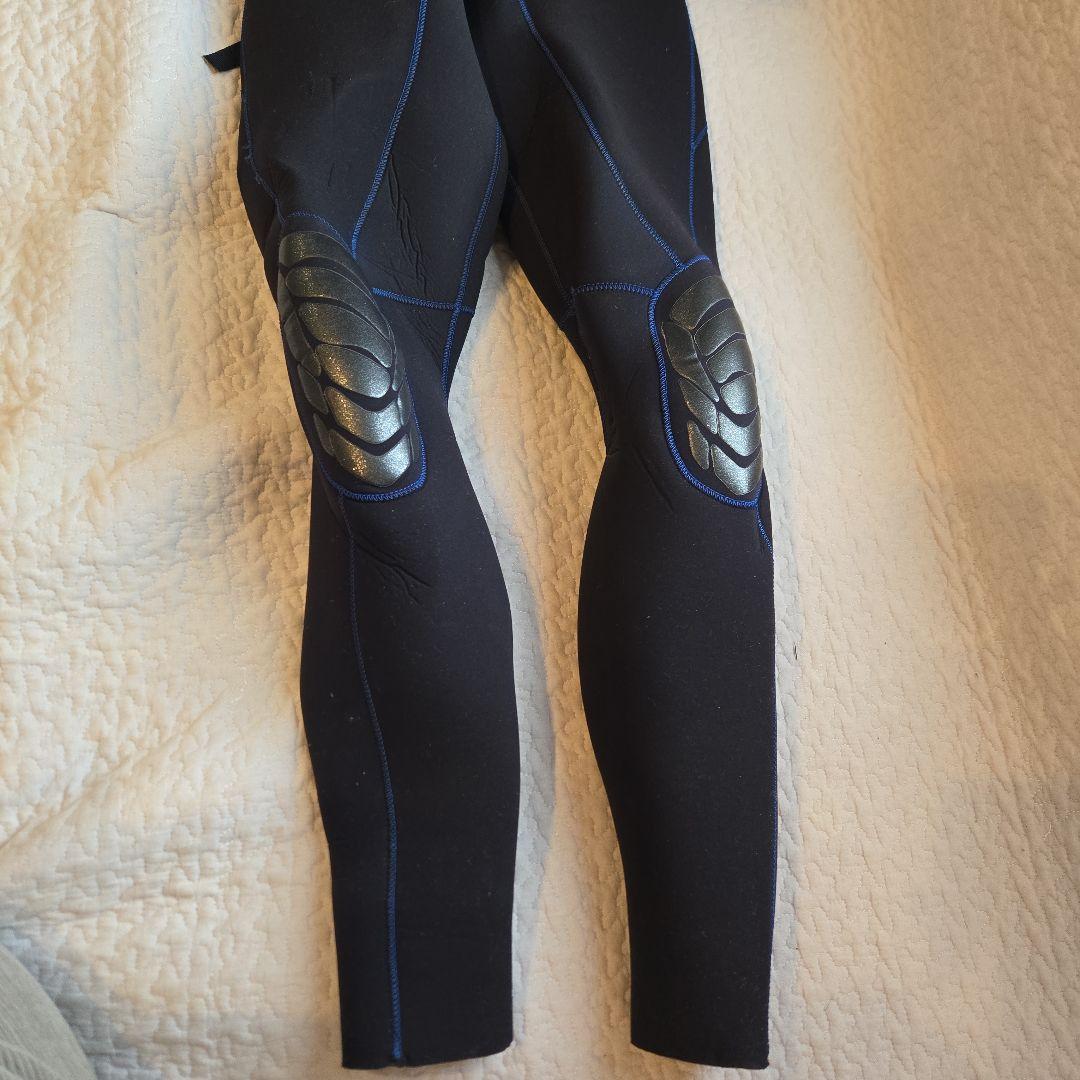 【限定値下げ】BILLABONG フルスーツ 黒/青 膝パッド付き