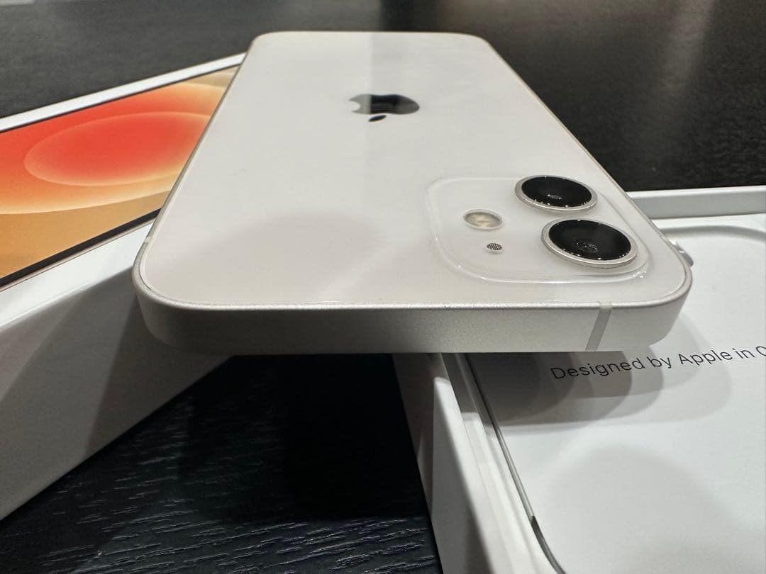 Apple iPhone 12 ホワイト 64GB 本体 充電ケーブル付き