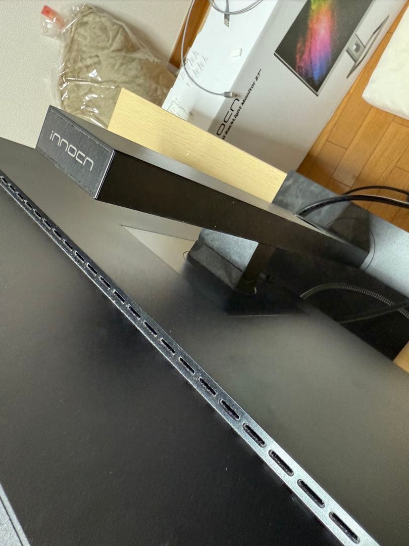 【早い者勝ち】innocn 4k モニター 本体 画面に線あり