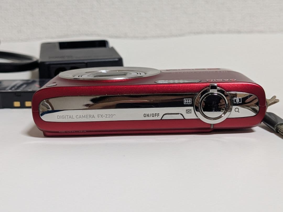CASIO EXILIM EX-Z200 赤 CCD オールドコンデジ 充電器付