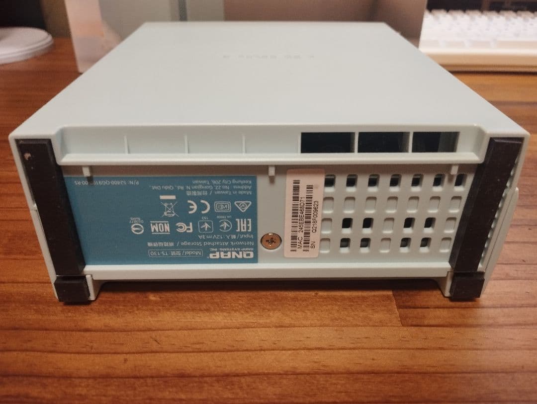 外付けハードディスク・ドライブ QNAP TS-130 nas