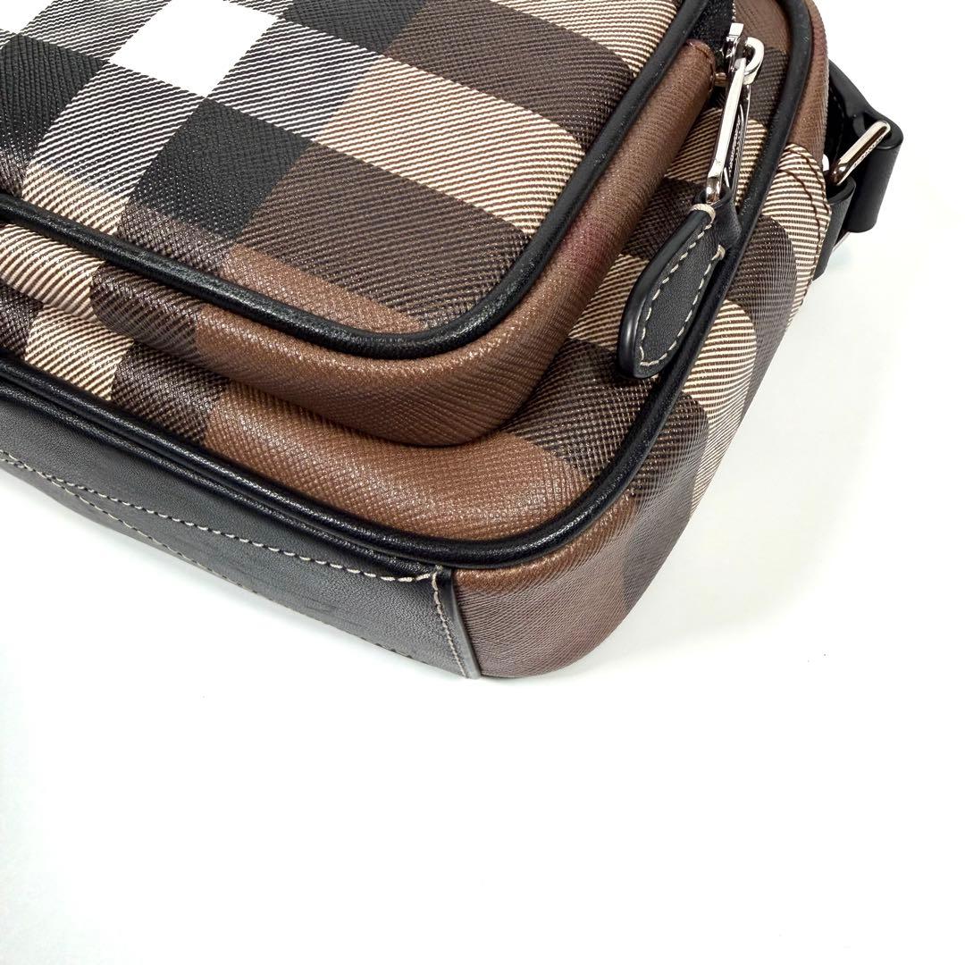 【未使用に近い】【現行】バーバリー　パディバッグ　チェック柄　PVC ブラウン