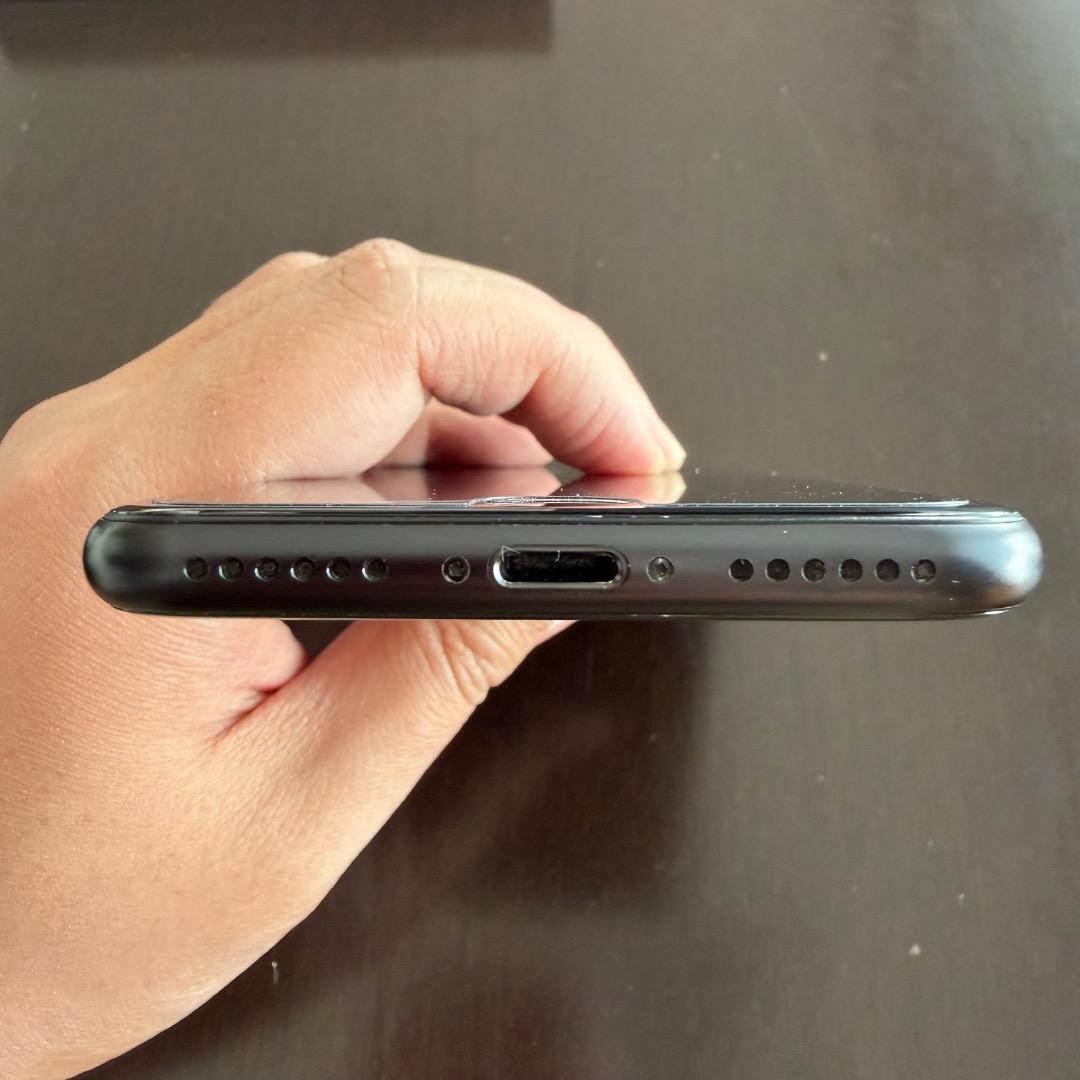 iPhoneSE 第2世代 64GB ブラック MHGP3J/A