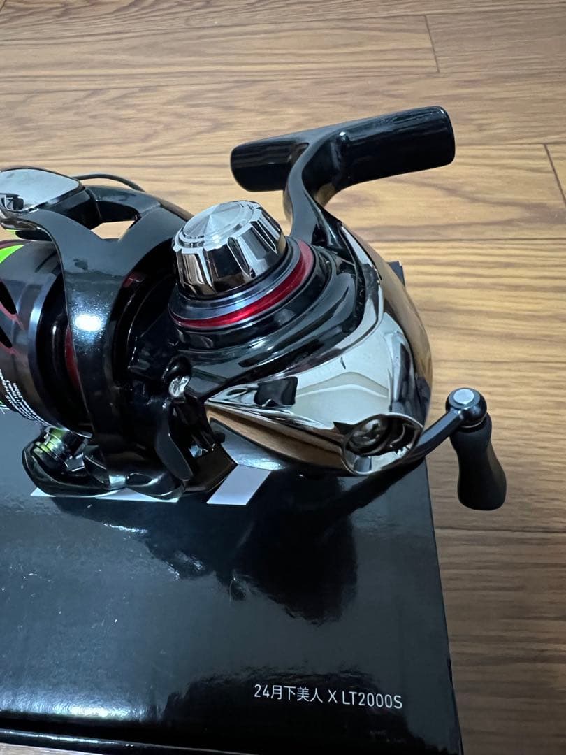 ［美品］ダイワ 月下美人X LT2000S スピニングリール