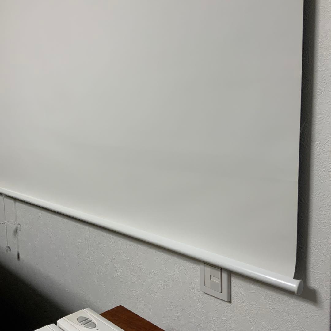 引取り限定　ロール式プロジェクタースクリーン 大型100インチ