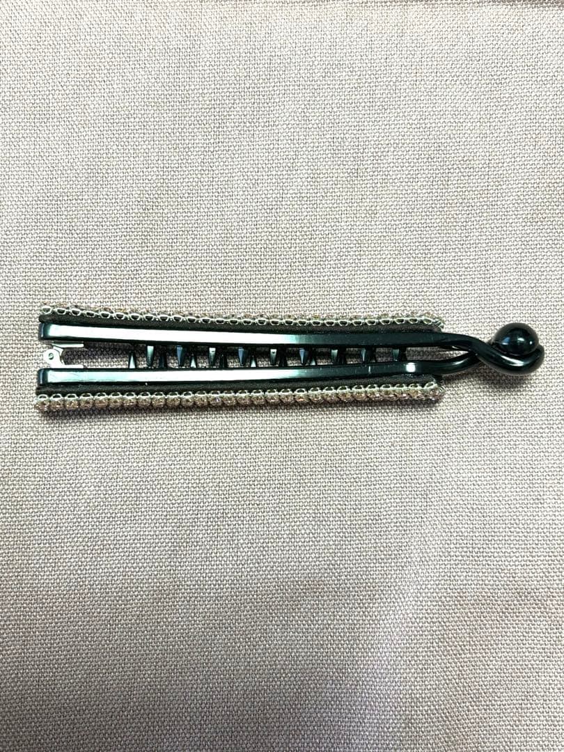 Complex Biz バナナクリップ　スワロフスキー　ピンク色