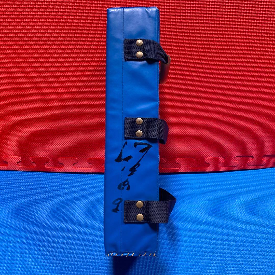 古田選手　サイン入りキックミットISAMI martial arts world