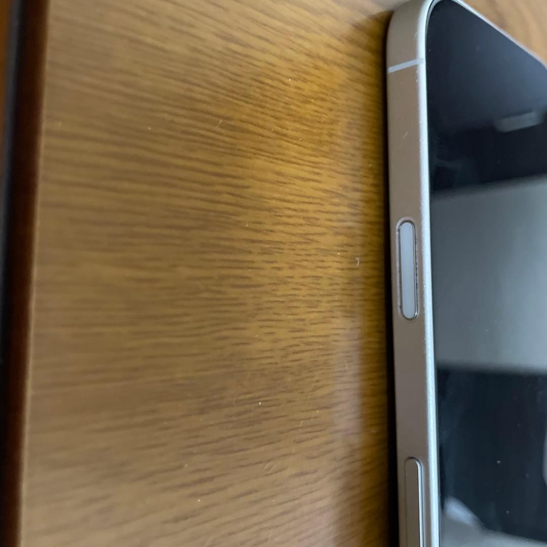 Apple iPhone 16 ホワイト 本体 バッテリー容量100％ 箱あり