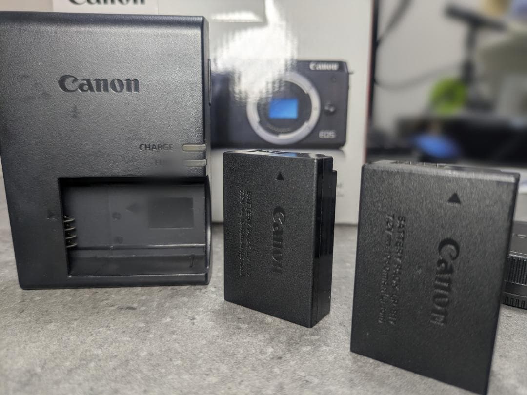 Canon EOSM6markII ボディ シルバー　レンズ等、多数おまけあり