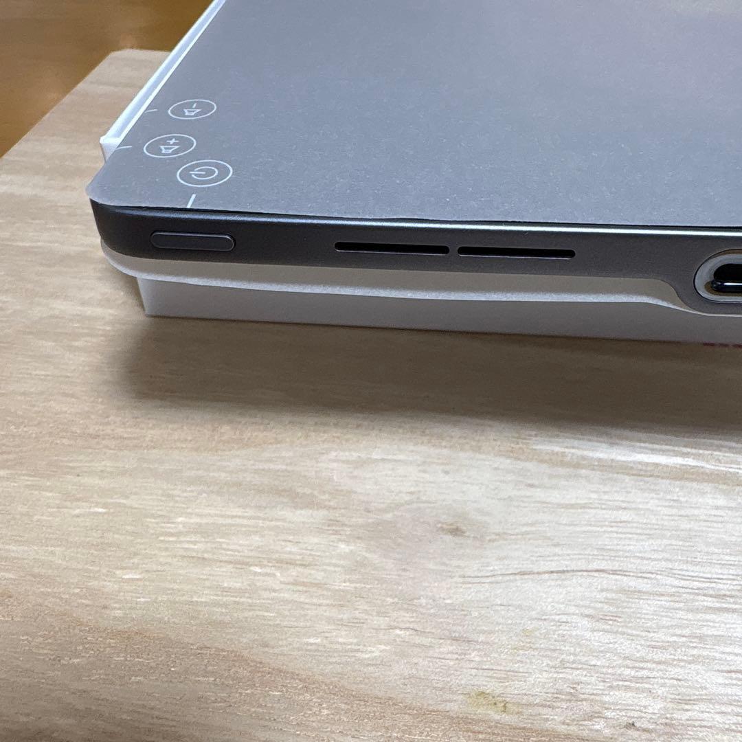 未使用品　Lenovo Tab Plus タブレット