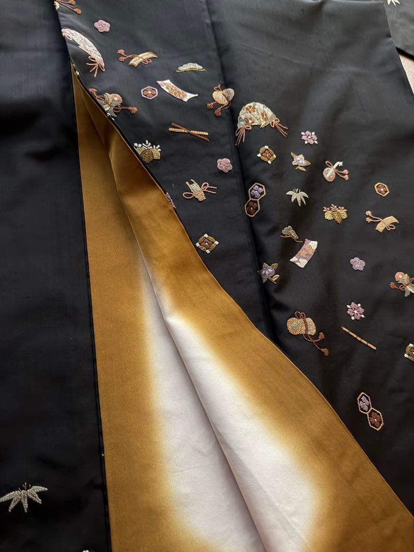 付下げ　相良刺繍　宝尽くし