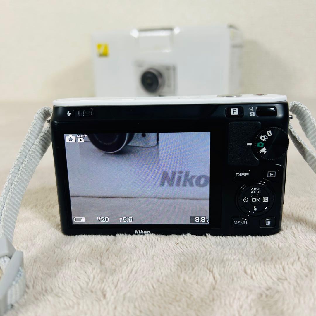 【美品】Nikon1 J1MODEL Zoom Lens Kit