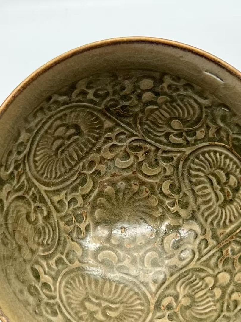 北宋～金時代　紀元 10 世紀～13 世紀頃耀州窯青釉刻花唐草文碗(F-124)