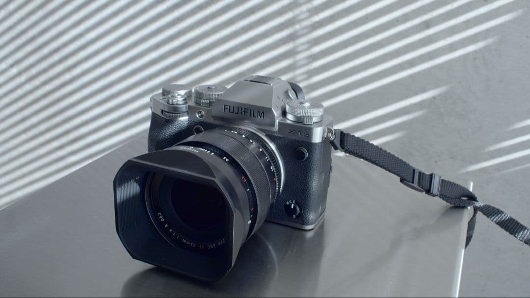 FUJIFILM X-T5 シルバー 23mmF1.4Rレンズセット