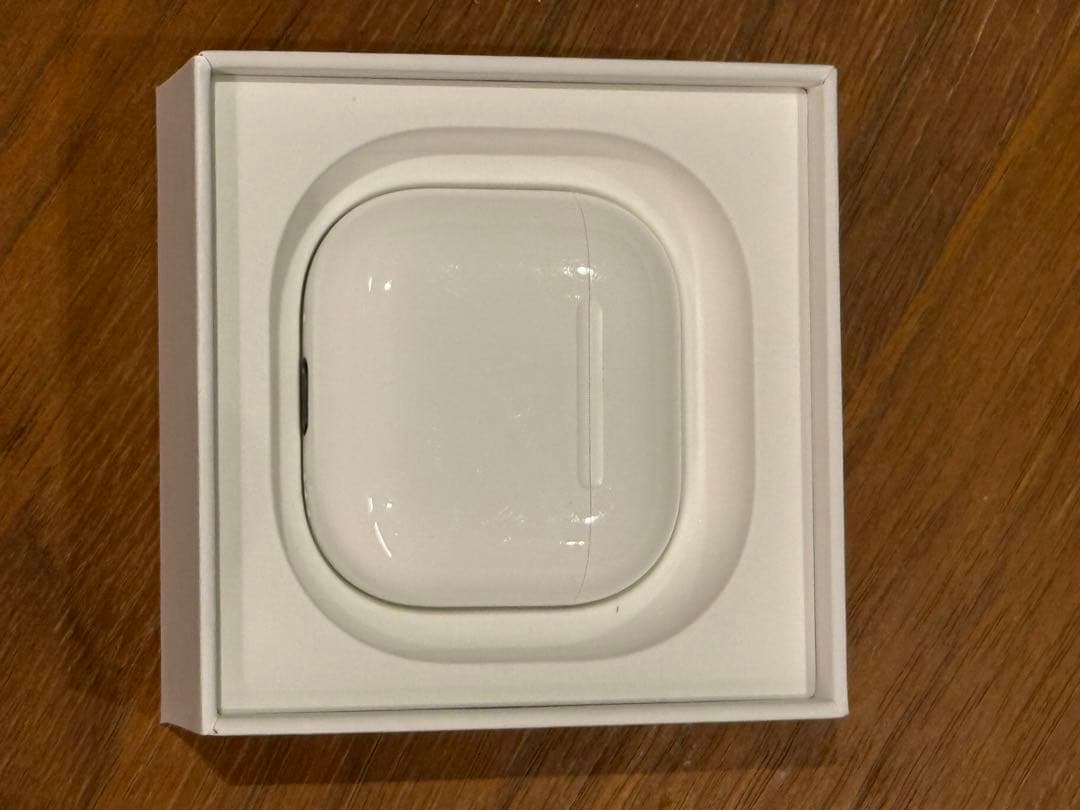 AirPods 4 アクティブノイズキャンセリング有り