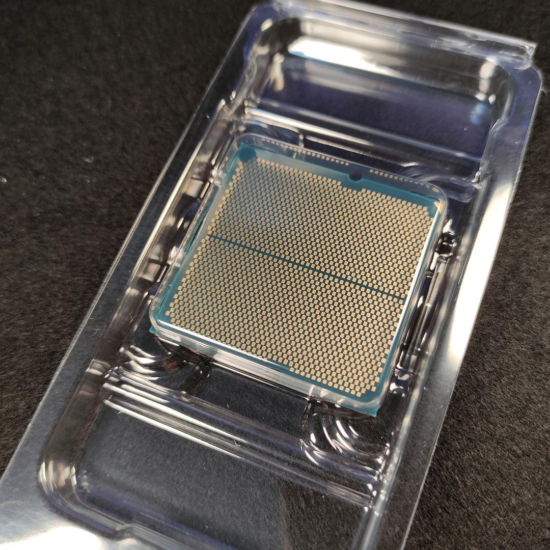 AMD Ryzen 7 9800X3D【動作確認済み】