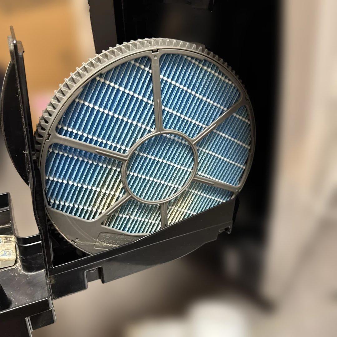 SHARP シャープ 除加湿空気清浄機 KC-HD70-W 2019年