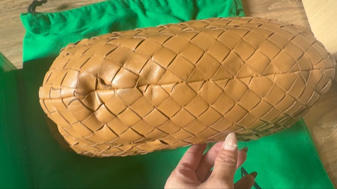 BOTTEGA VENETA ジョディー　ショルダーバッグ