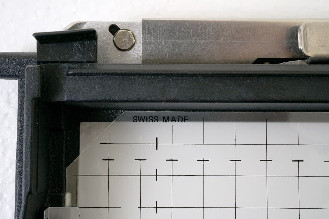 ジナー　ビューカメラ用　ピンントガラス兼フイルムホルダー　スイス製