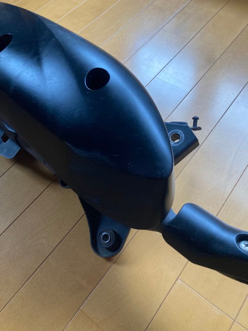 R　　送料込み！美品　アクシストリート　純正マフラー