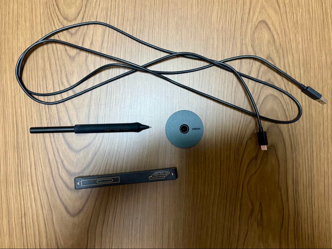 ワコム Wacom Intuos Pro medium (PTK670K0C)