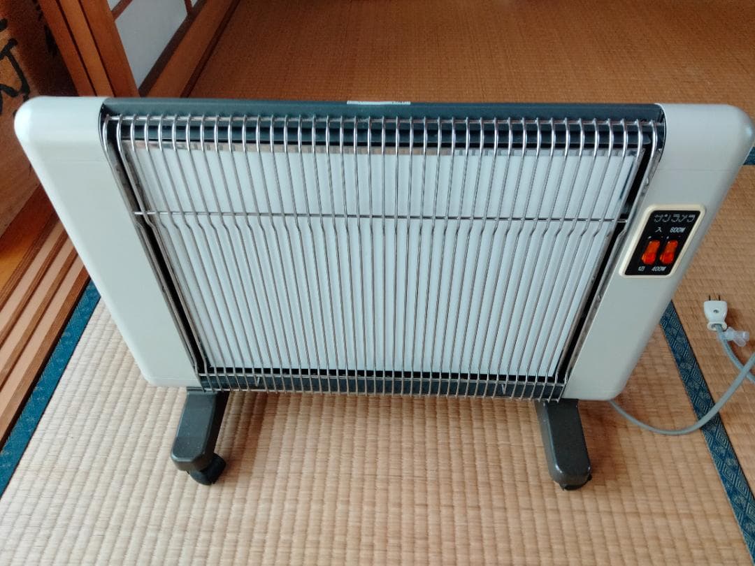 ✨さらに値下げ✨サンラメラ600型 遠赤外線セラミックヒーター 400／600W