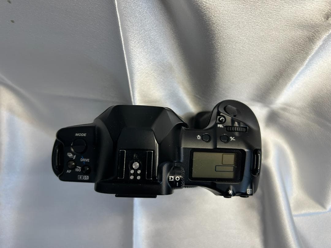 Canon キャノン EOS-3 ボディ＋ PB-E2 フィルム一眼レフカメラ