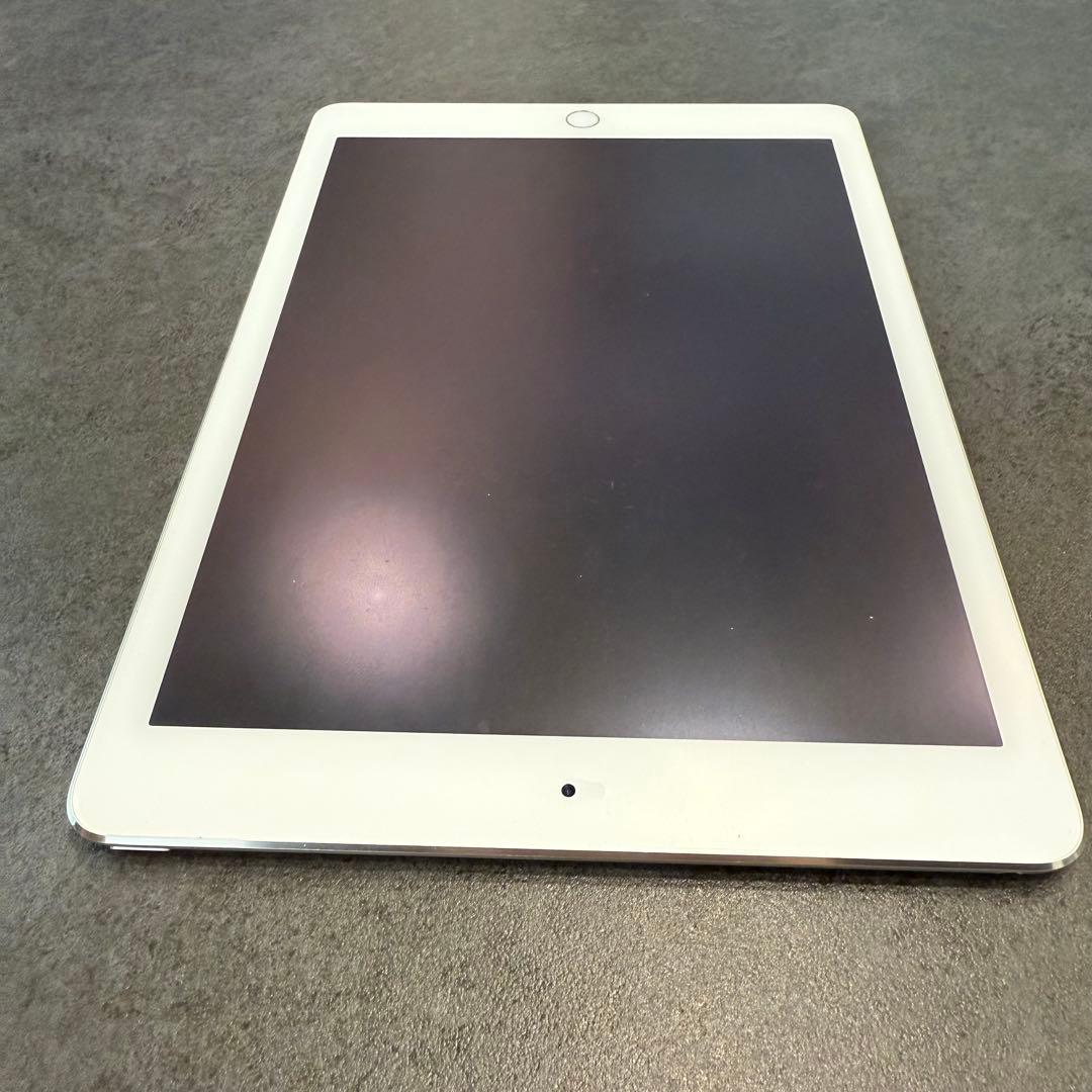 【人気】Apple iPad Air 2 64GB シルバー wi-fiモデル