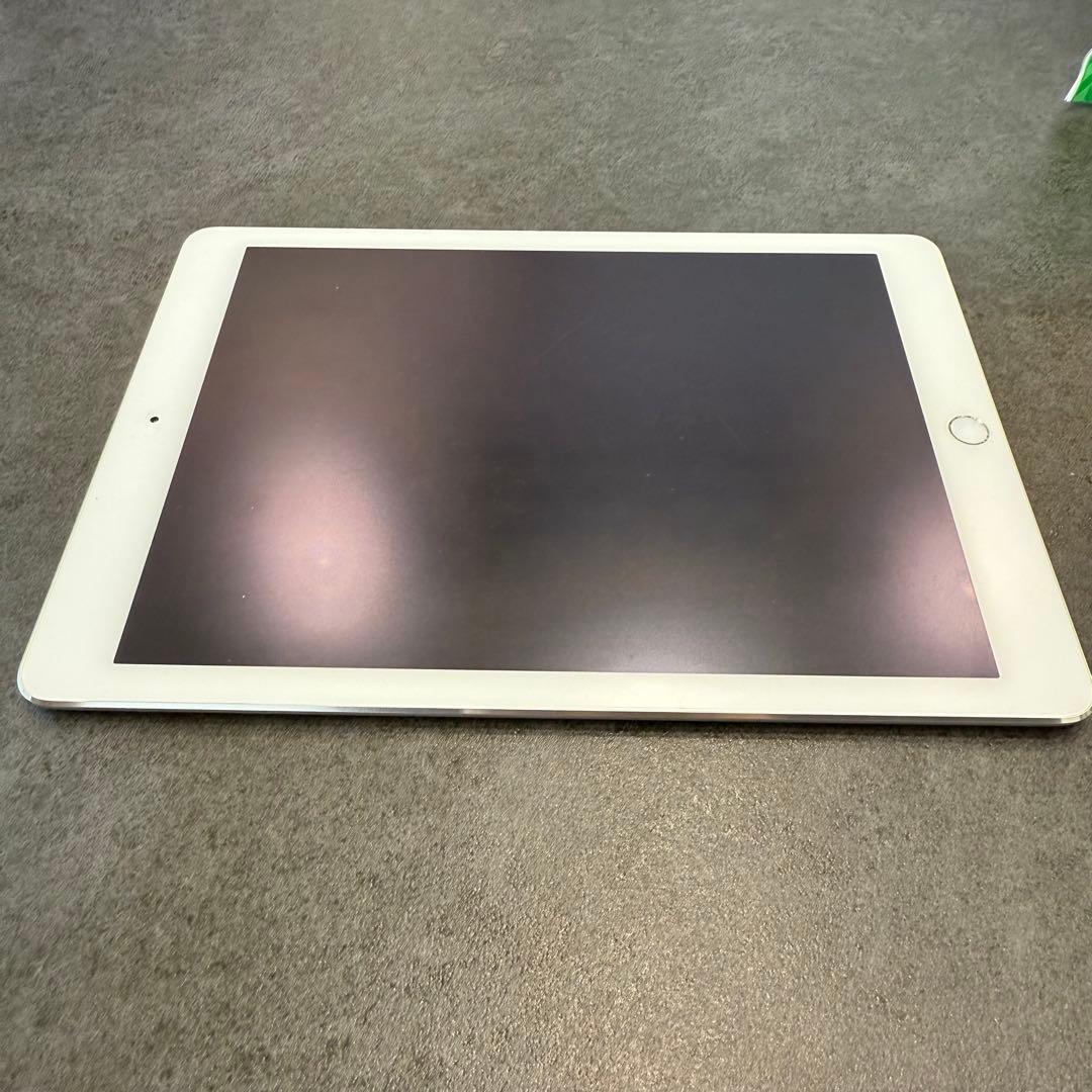 【人気】Apple iPad Air 2 64GB シルバー wi-fiモデル