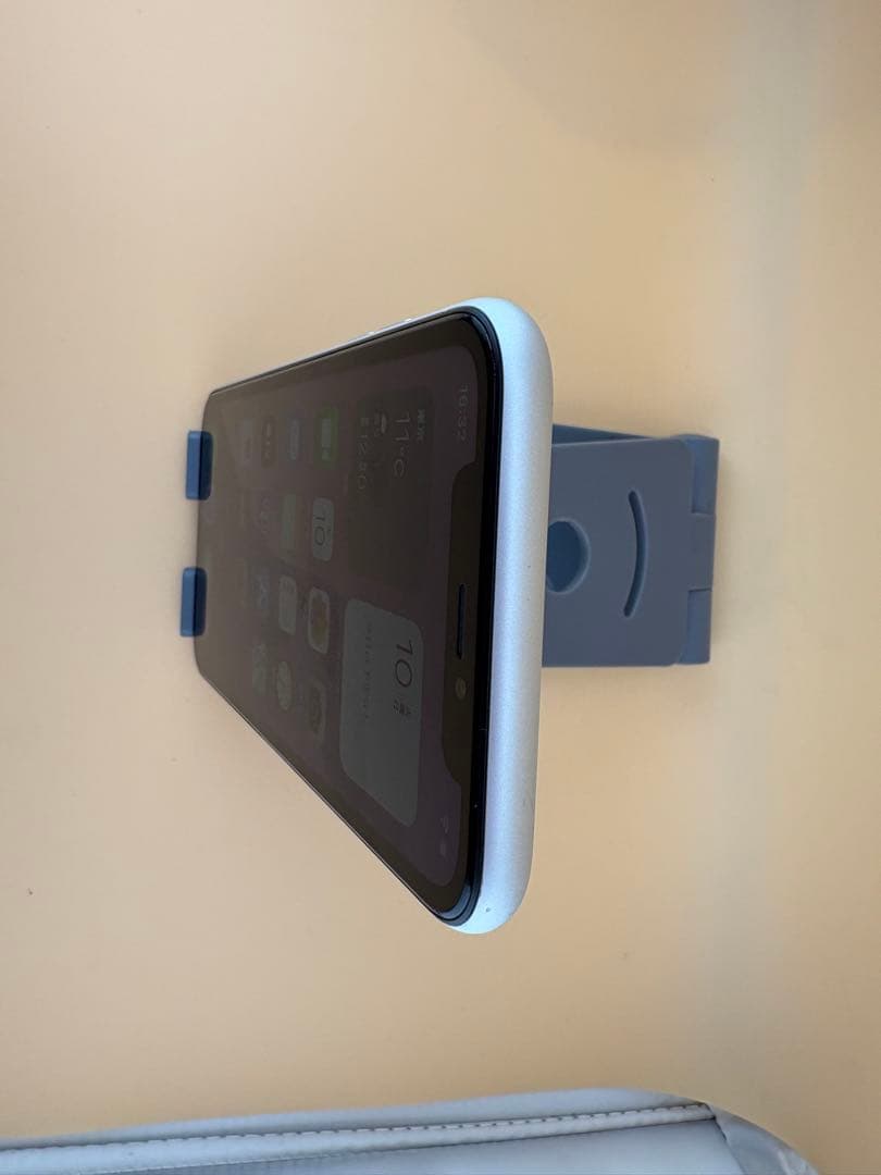 iphone XR 128GB ホワイト　 SIMフリー　バッテリー100%