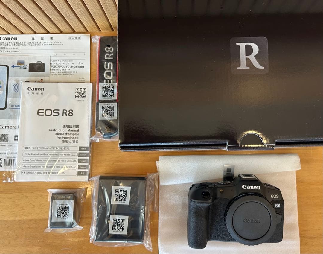 極美品（2024年11月購入）Canon EOS R8 ボディ（付属品　未使用）